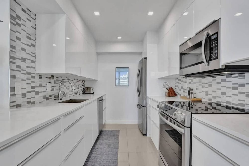 Boutique Luxury 2Br 2Ba Beach Intercostal View