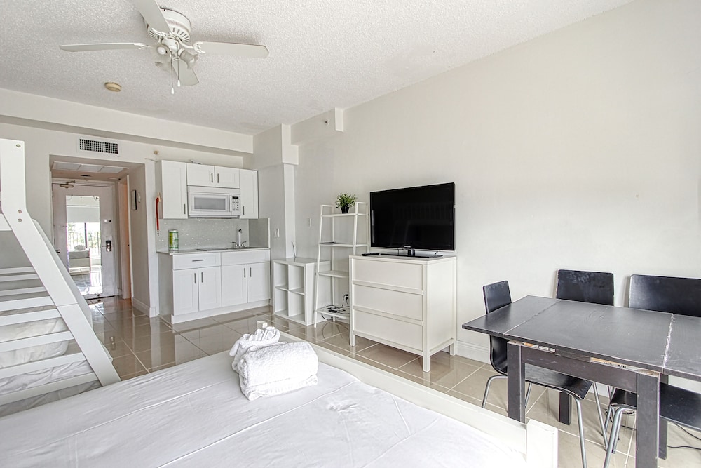 Private Apartments at the Casablanca