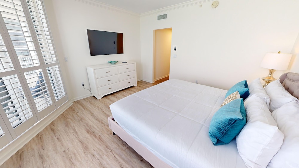 Silver Beach 1006w 4 Bedroom Condo