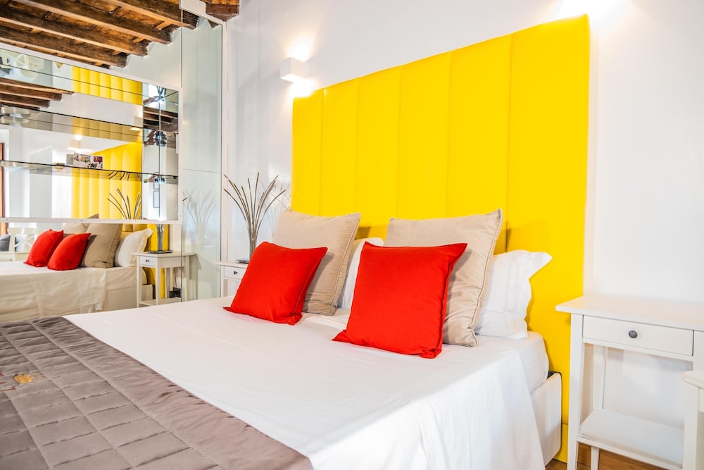 Trevi Queen Apartments