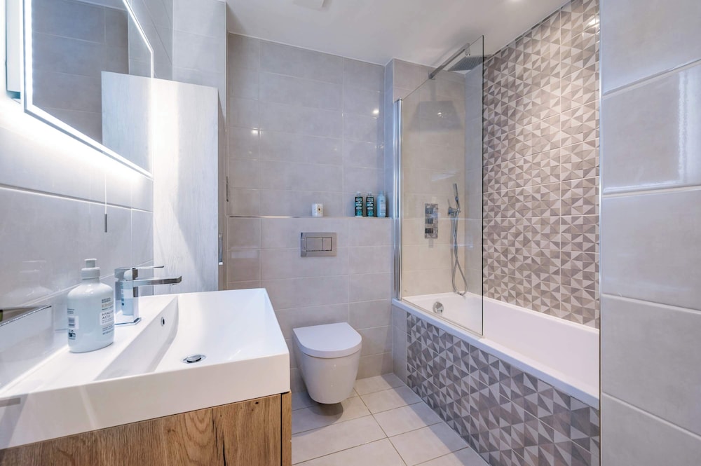 Lords Living -3 bed in Regents Park With Terrace
