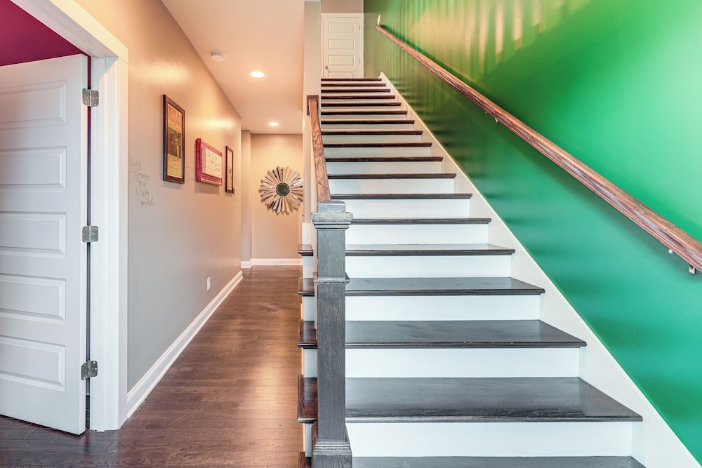 Pet-friendly Abode w/ Balcony in East Nashville!