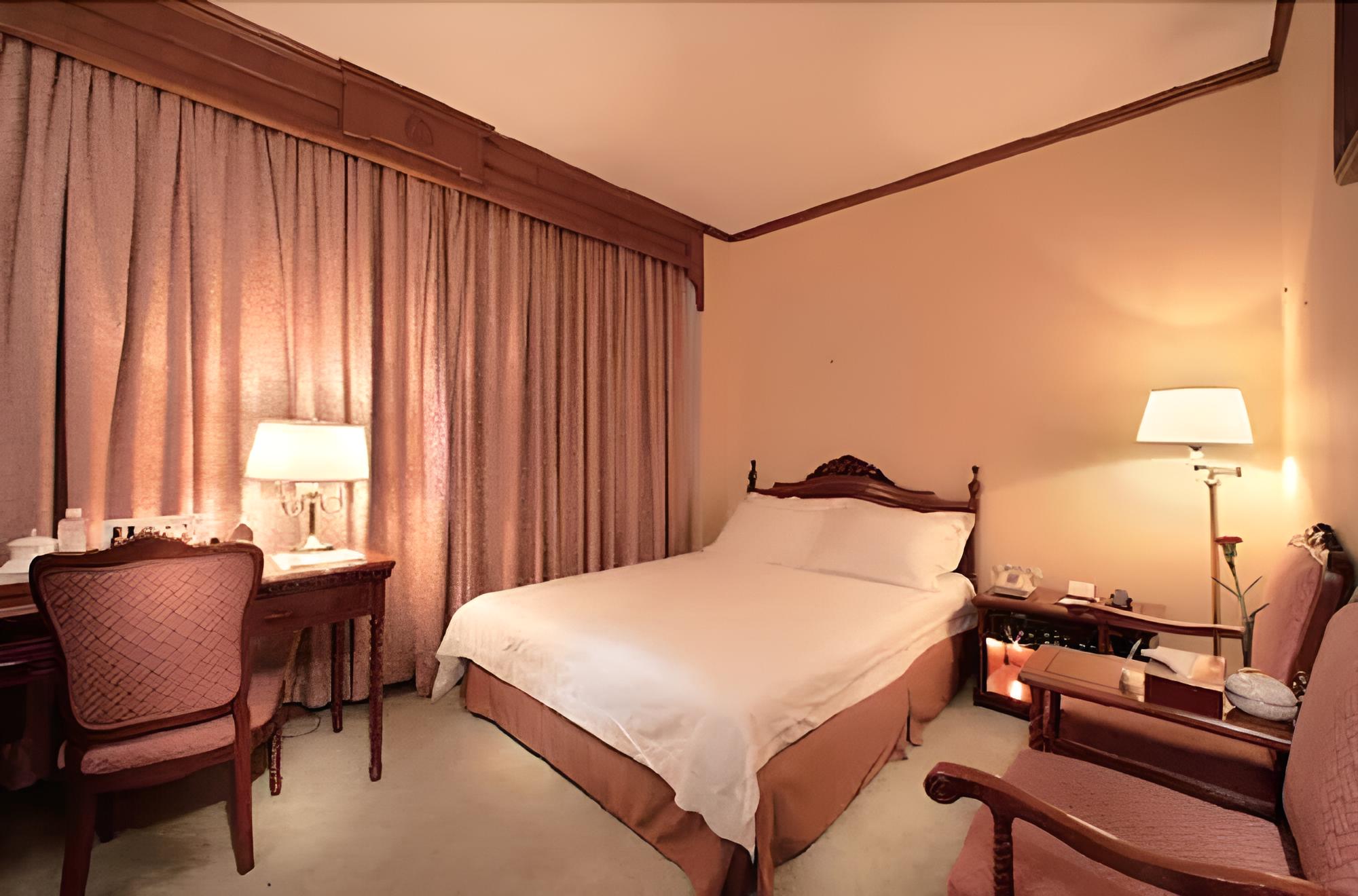 Shanghai Hotel