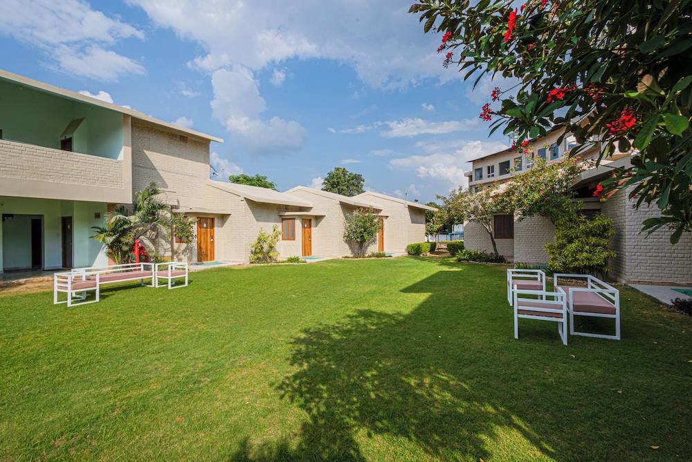 Bamboo Saa Sunrrise Wedding & Wellness Resort, Jaipur
