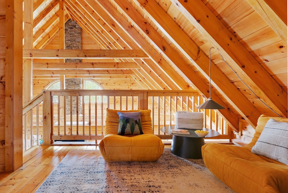 Yesteryear Mountain Charm Modern Vintage Retreat 5 Bedroom Home by Overmoon - Property Image 8