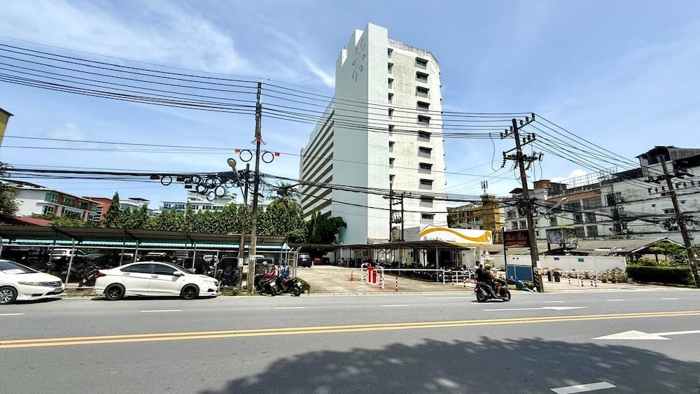 Palace - Spacious 1 Bedroom Condo With Shared Pool