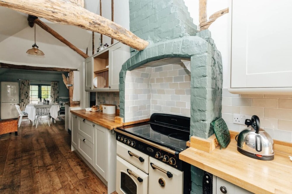 Antelope Cottage - Rural Pet Friendly Cottage