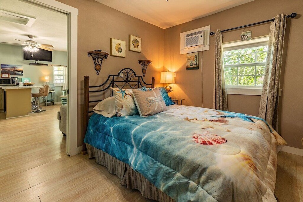 Come Friday Cottages on the Bay