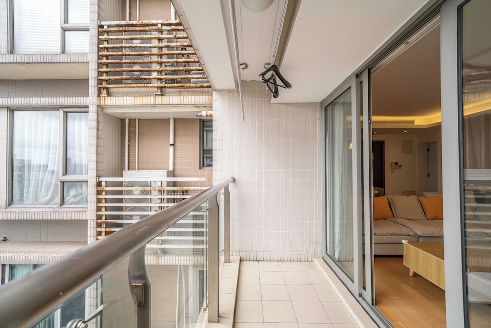 Tyms Elegant 3BR 2BA Apt Near Malls