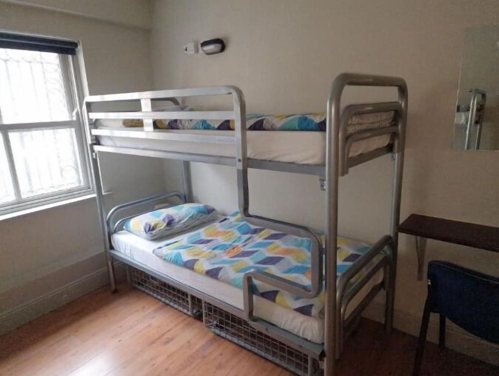 Brú Bar & Hostel