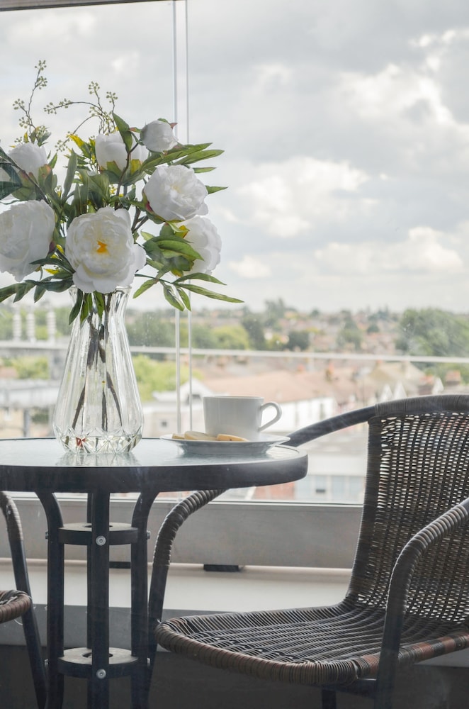 Morland House Apartments
