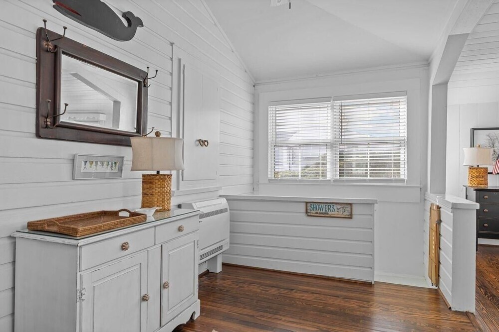 Sunset Shores 5 Bedroom Home