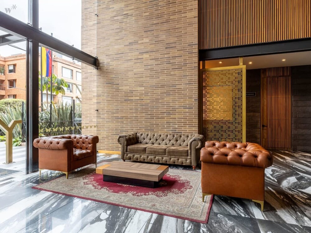 w Luxury 1BR w Great Terrace in Chico