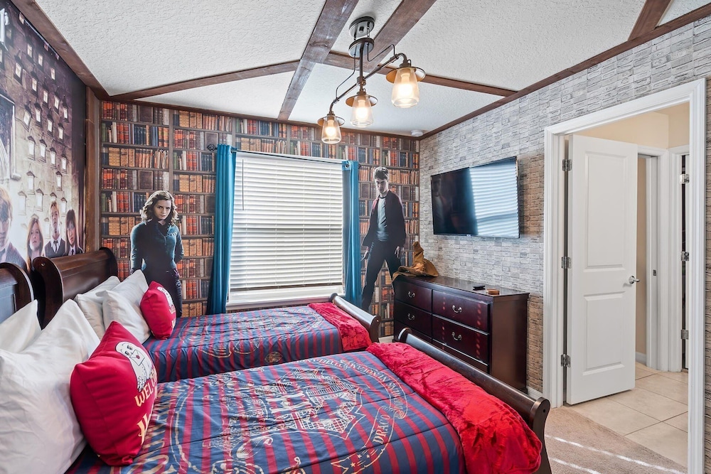 Windsor Island Resort 10 Bedroom Themed Private Home with Pool+Spa & Resort Amenity Access 10 Home
