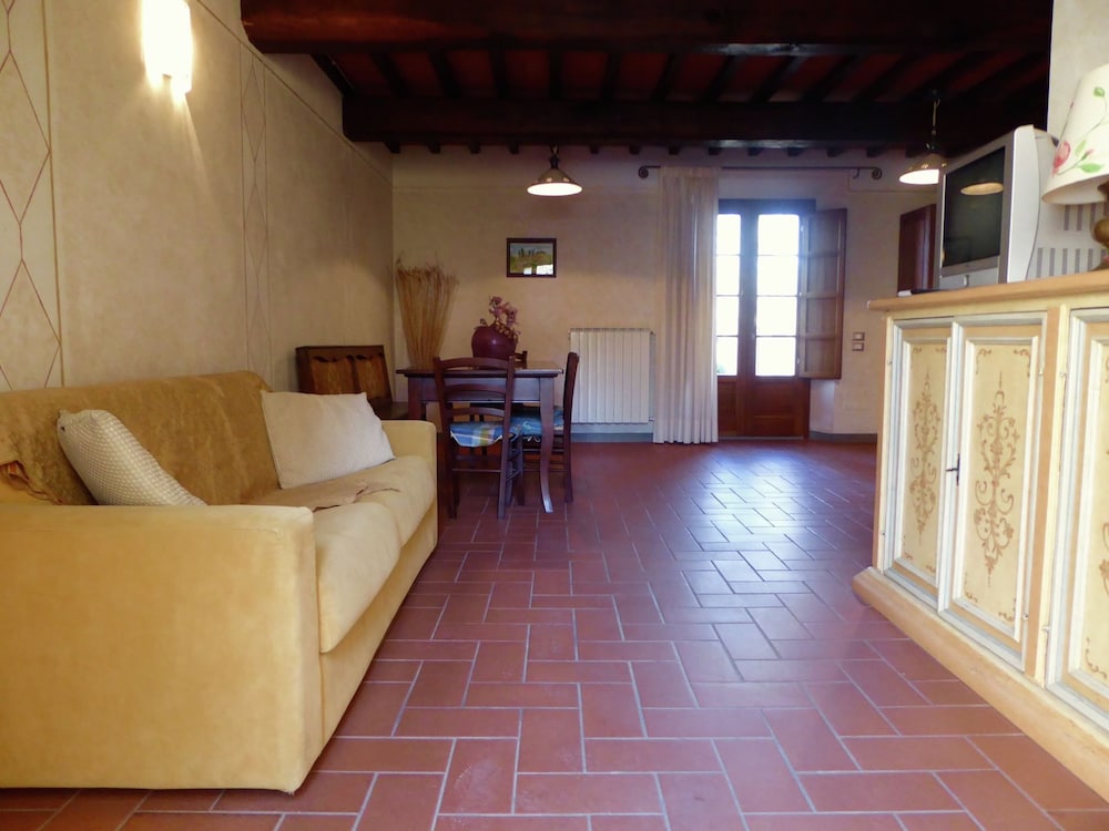 Holiday Home in Montecarelli With Pool photo 5
