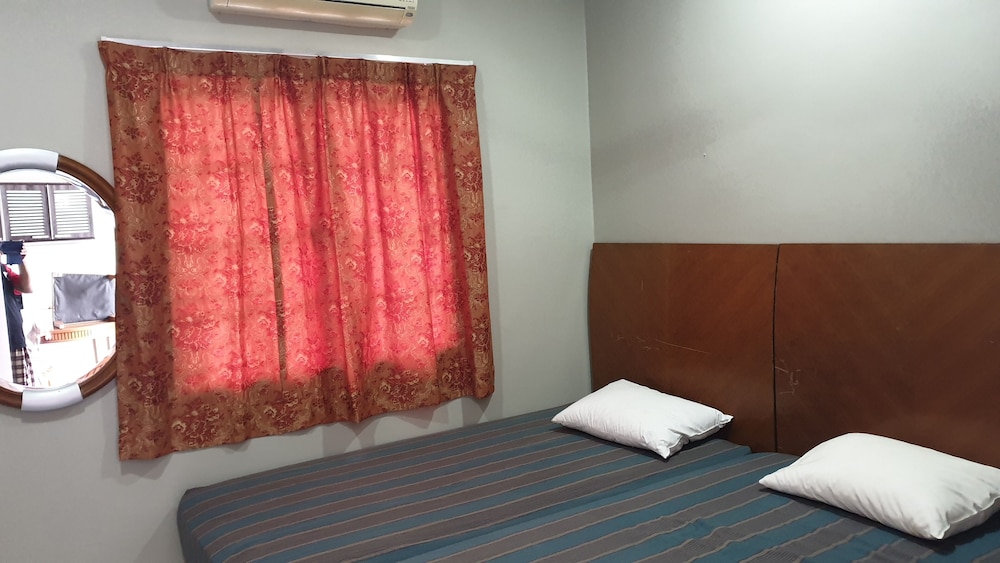 4 Bedroom Bungalow With Private Pool photo 5