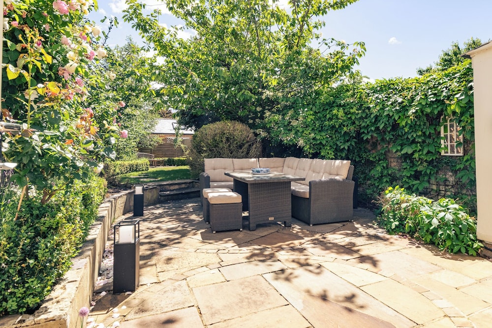 Stylish Townhouse Annexe Cheltenham