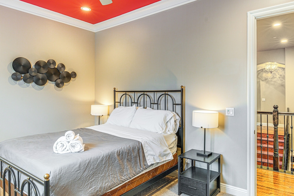 Outdoor Oasis & More: Group Getaway in Porterville