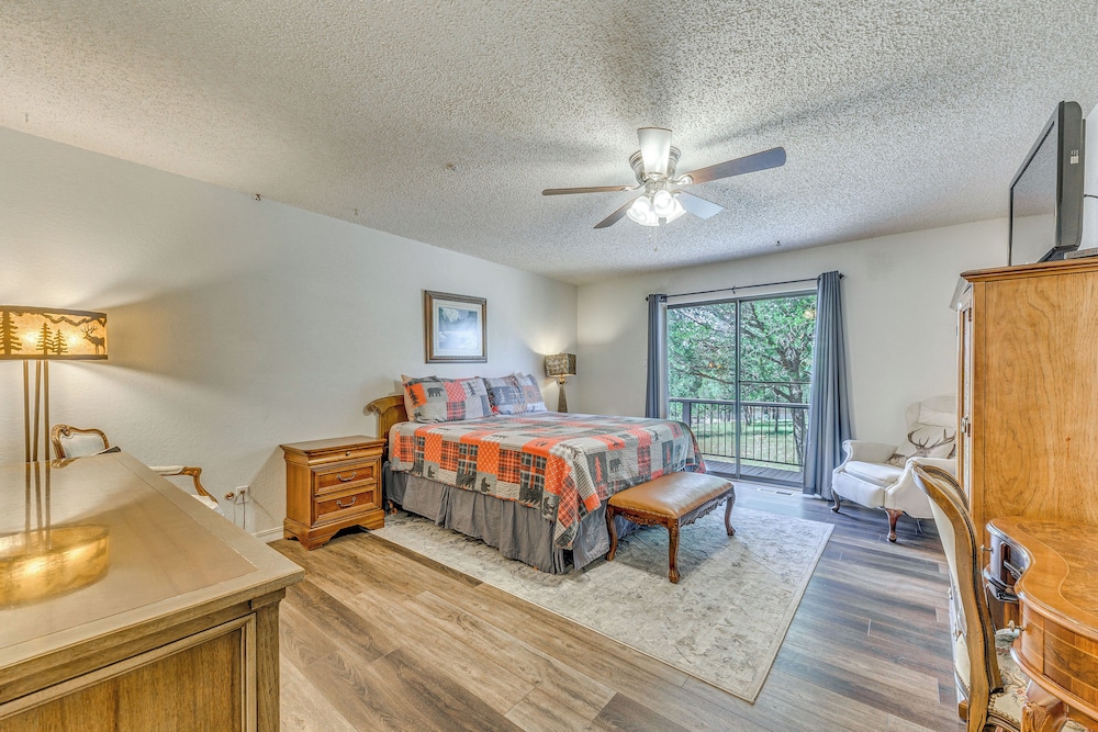 Ruidoso Home w/ Hot Tub & Sierra Blanca Views view 5