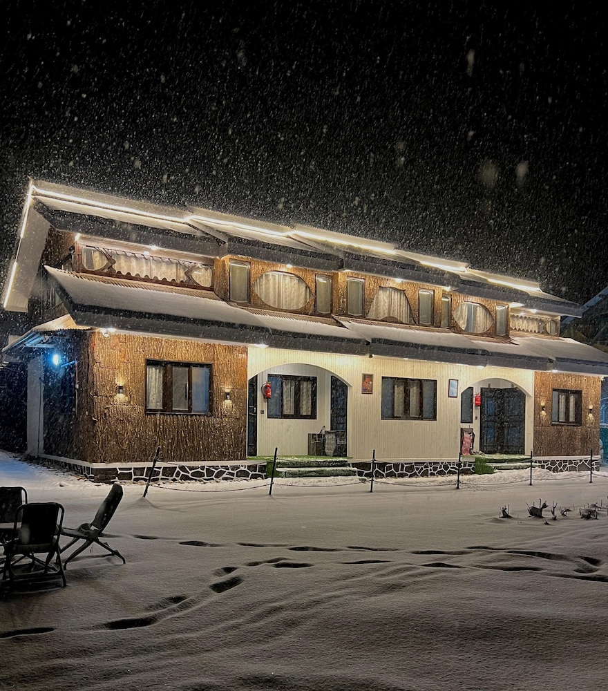 WATERFRONT PINE PAHALGAM
