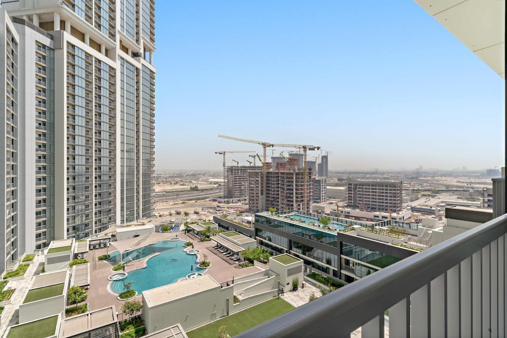 Modern 1BR in The Crest With Pool and gym