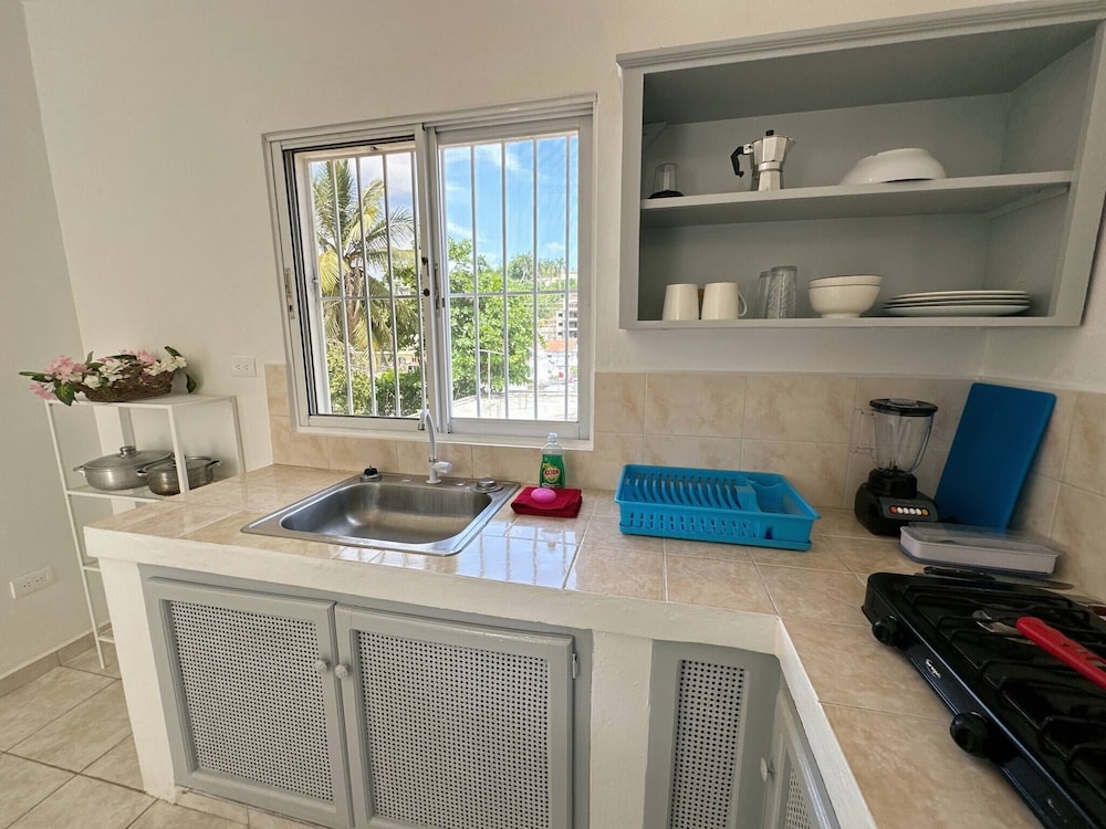 Secure 2-pers Apartment Centrally Located and Close to the Beach