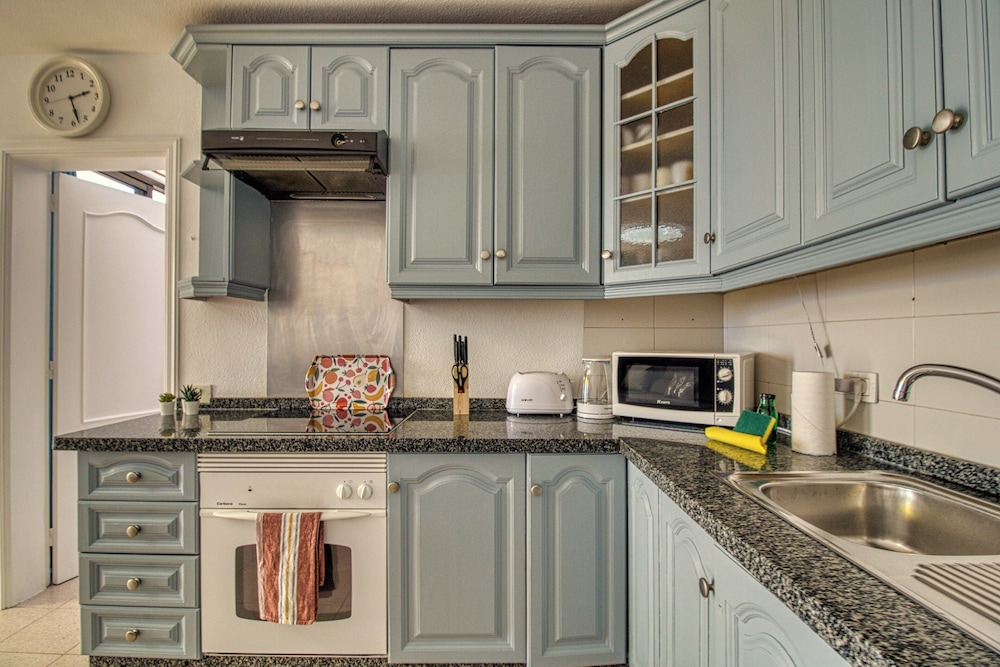 Apartment - Sleeps 4 - Jacuzzi - Terrace - Pool
