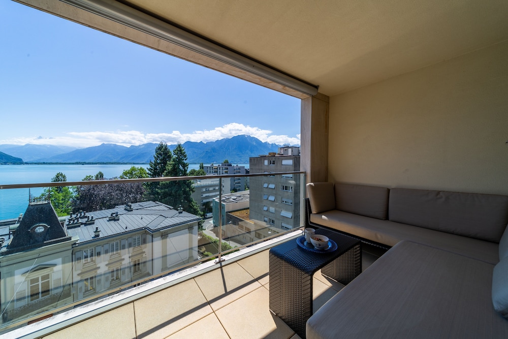 Montreux Panoramic Views 4BD Apartment view 4