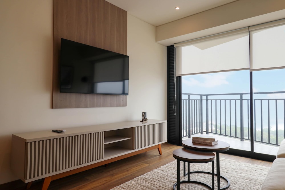 w Amazing 3BR w Balcony in San Isidro