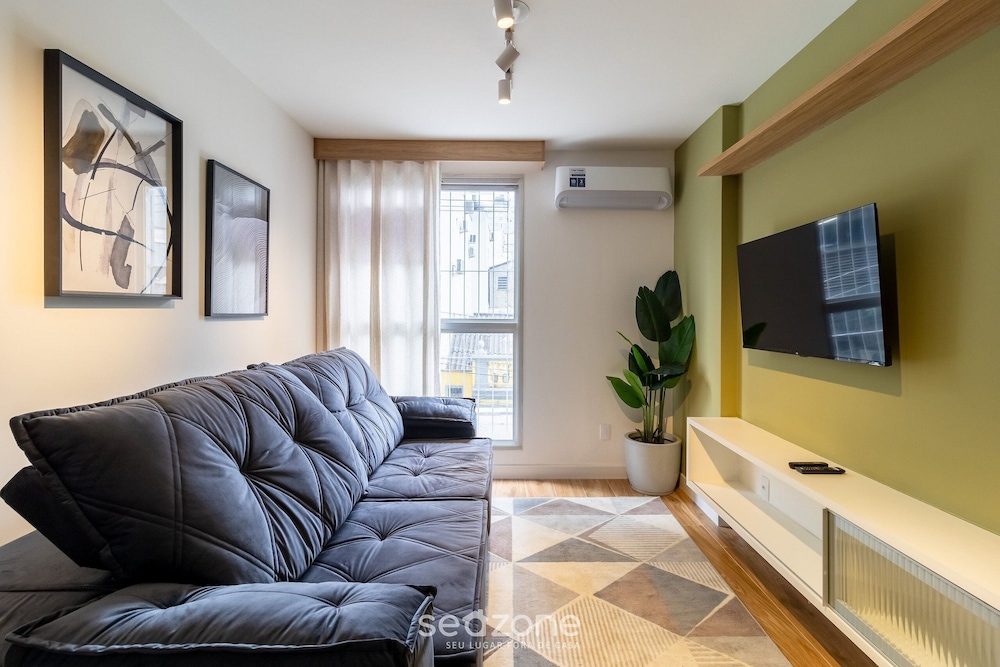 Amazing Apartment With Great Location - Eox0102