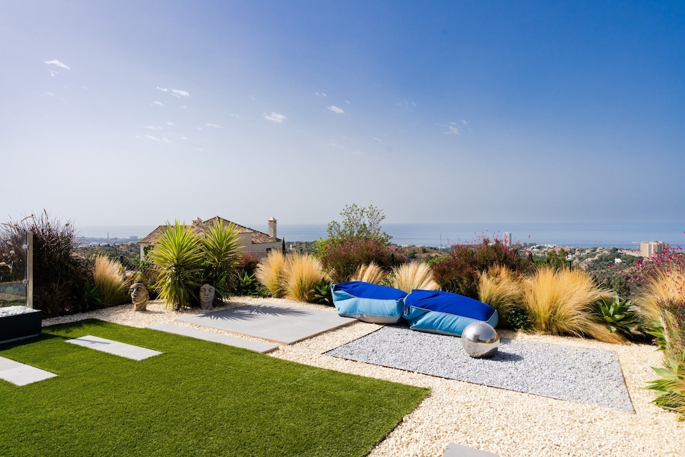Villa in Marbella With Private Heated Pool