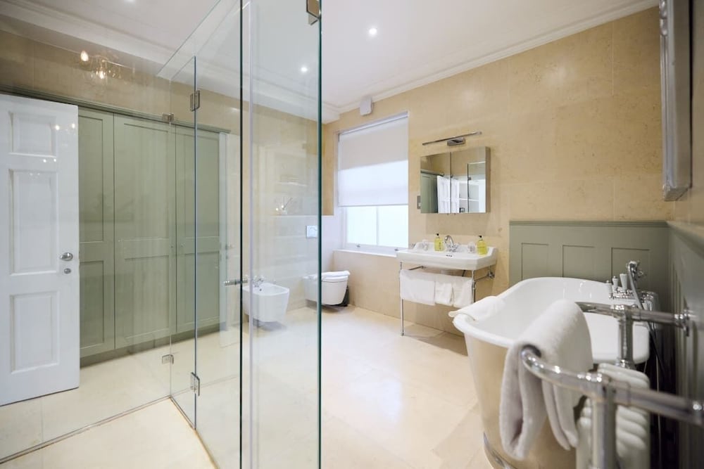 The Belsize Park Place - Charming 6bdr Home With Garden