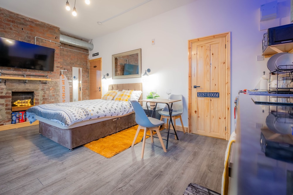 Industrial Studio Near Headingley Stadium