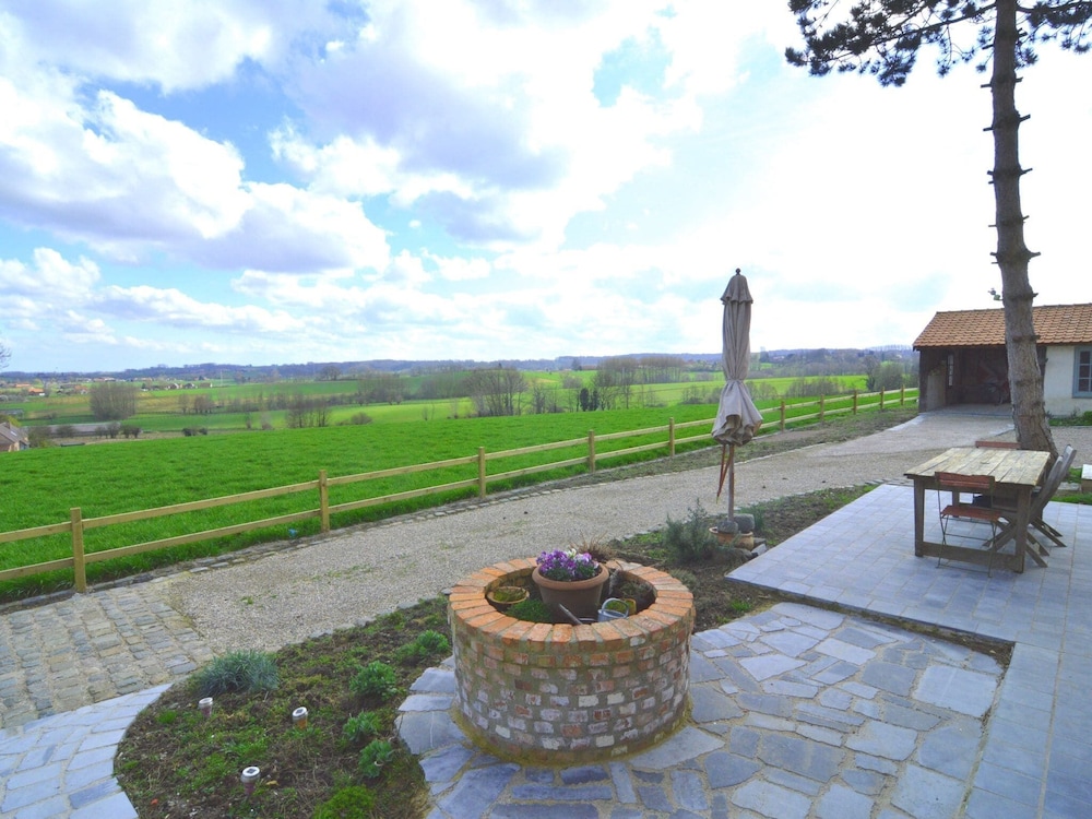Mansion With Stunning View view 2