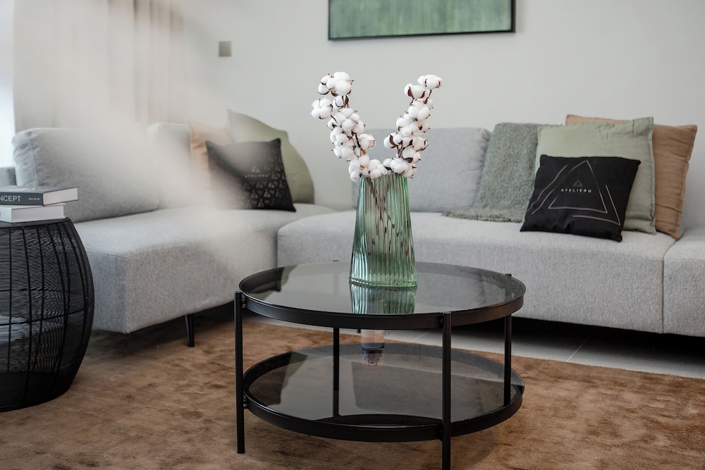 Luxury 1BR at Vida Residences