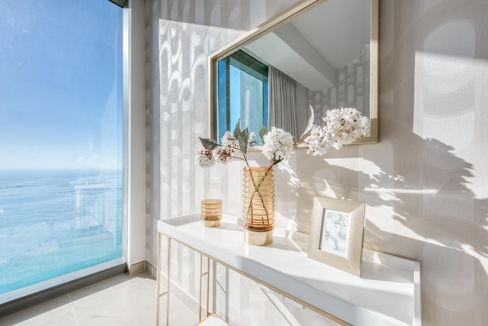 Exclusive Sea View Apartment on the Arabian Gulf
