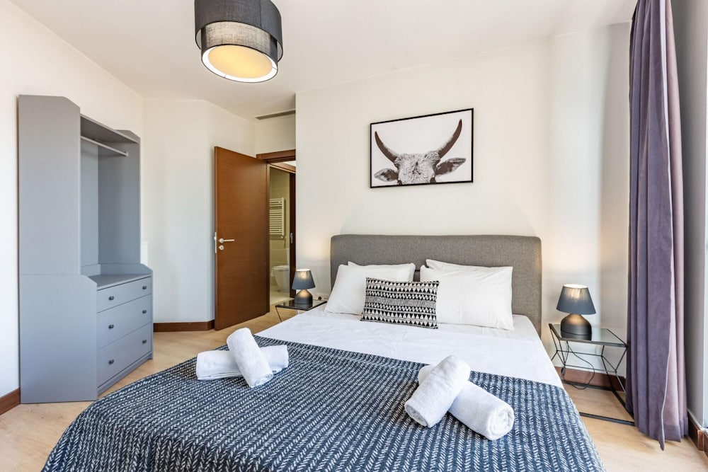 Charming Flat With Gorgeous City View in Atasehir
