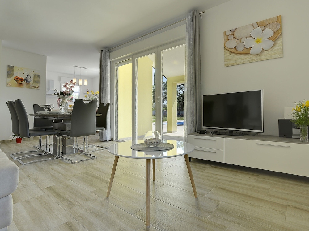 Villa in Marcana With Pool and Adriatic Views