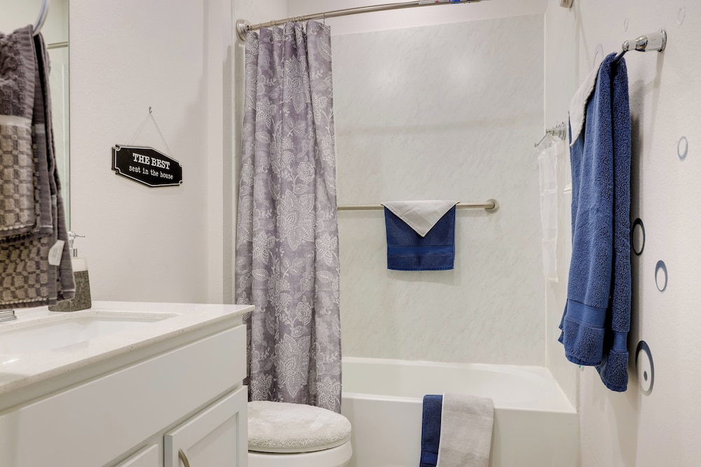 3 Mi to Dtwn Kyle: Wfh-friendly Home w/ Patio