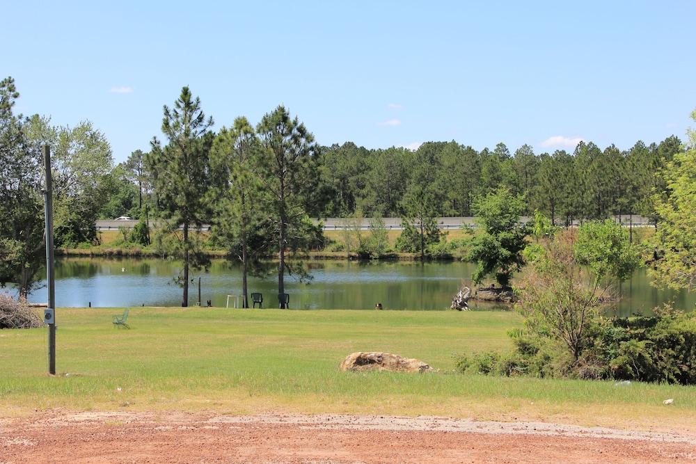 Budget Lakeview Inn