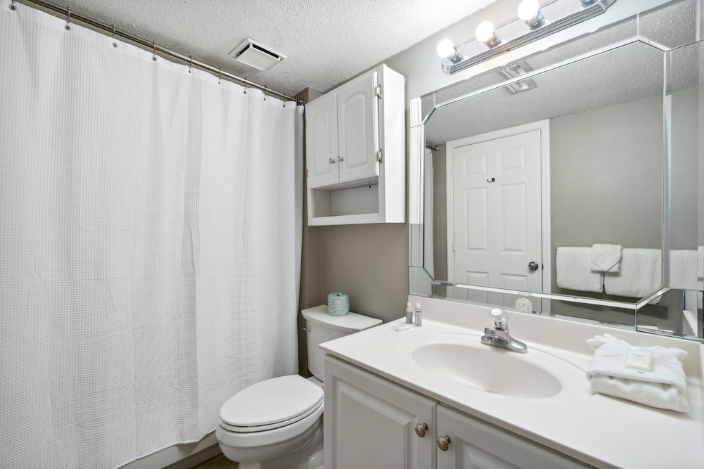Pelican Beach Resort by Panhandle Getaways