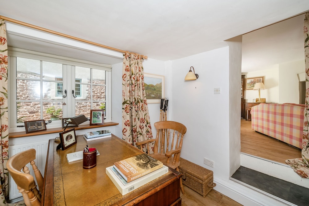 4 Bishops Cottages