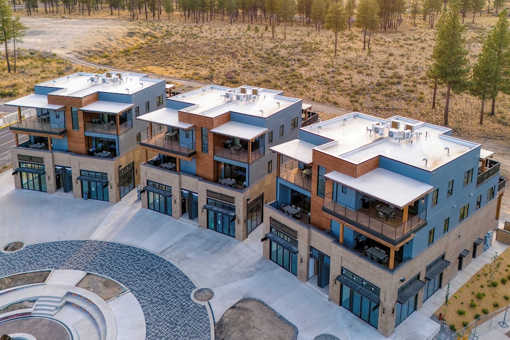 2 Units Minutes to Old Bend, Deck + Hot Tub 1204 Skyline Ranch by Avantstay