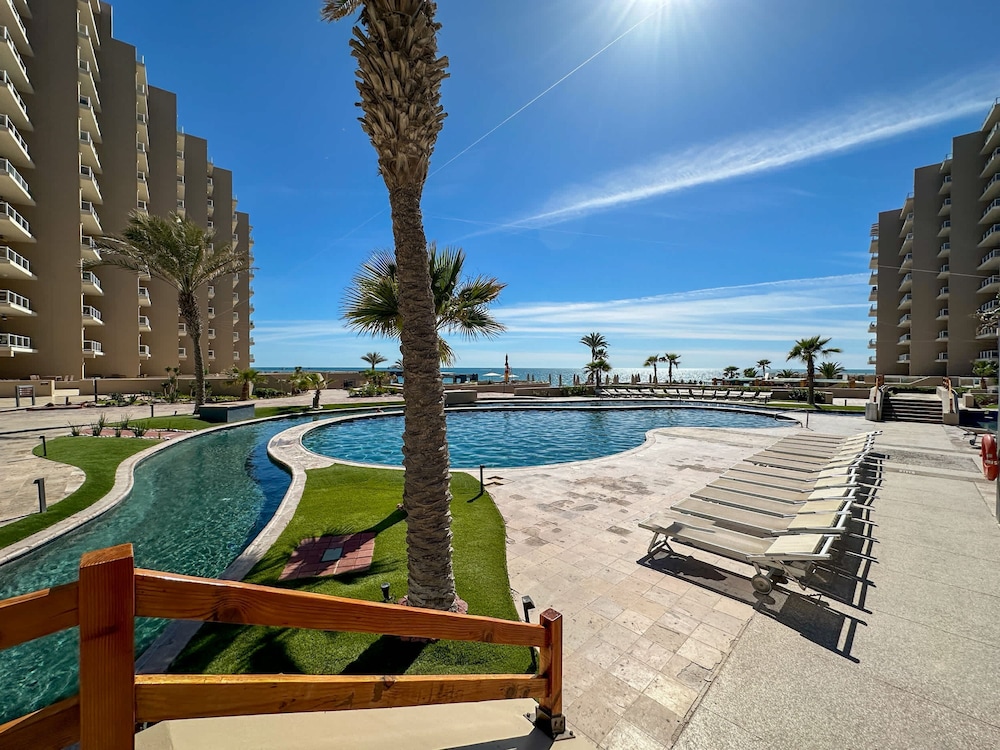 Oceanfront Vibes Iconic Beachside Getaway