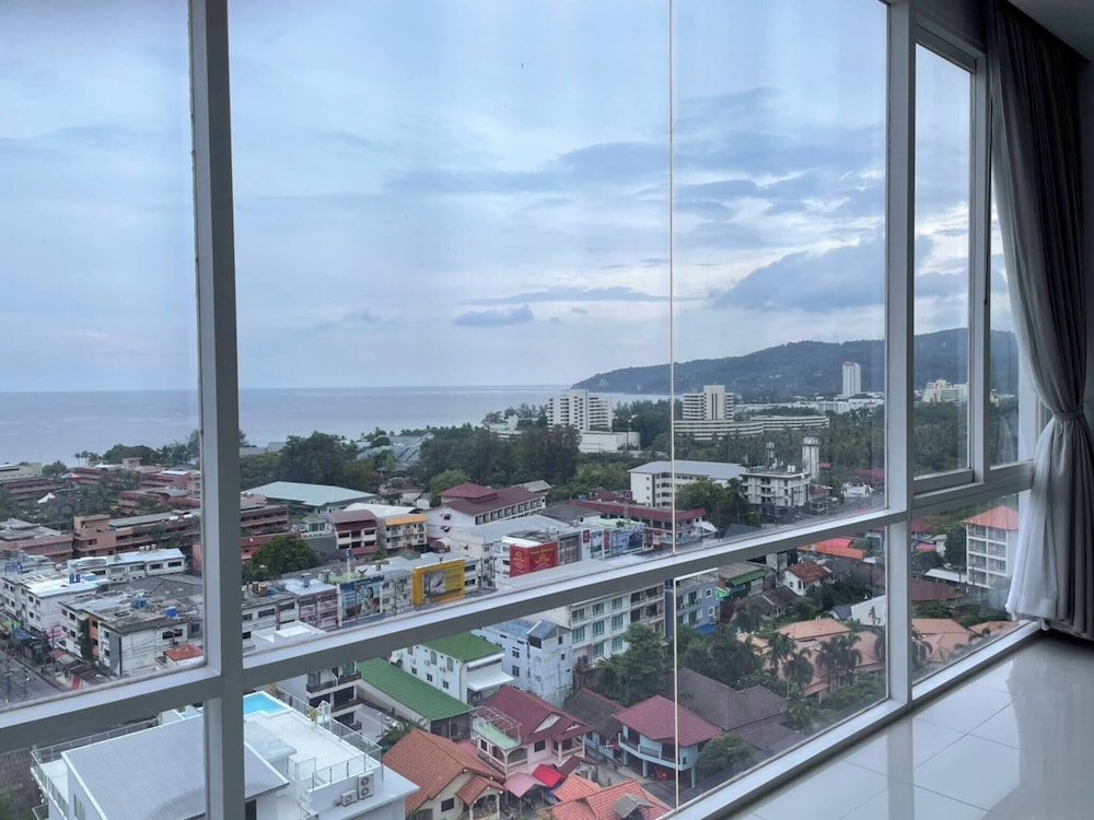 B12 - 2 Bedroom Condo With Pool Access, Karon Beach