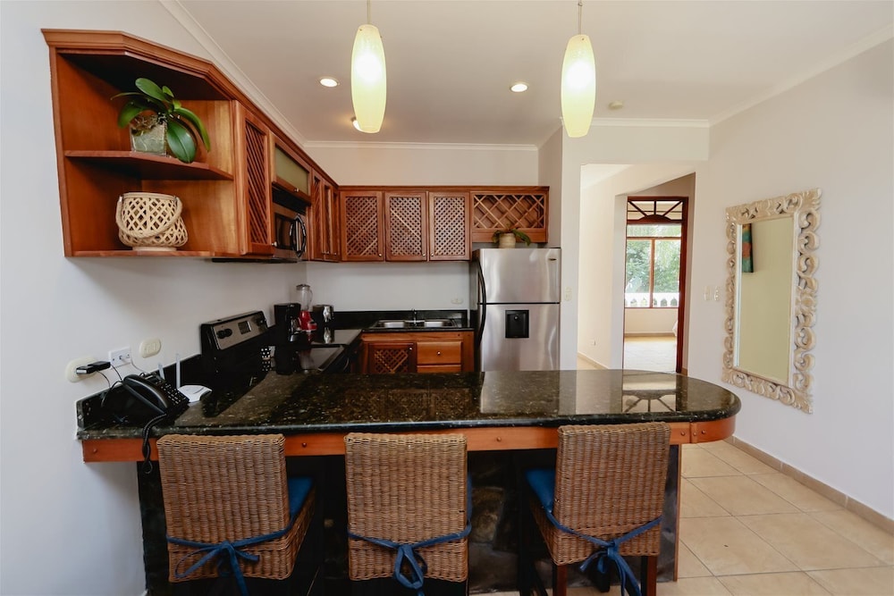 2br/2ba Unit in Exclusive Community view 5