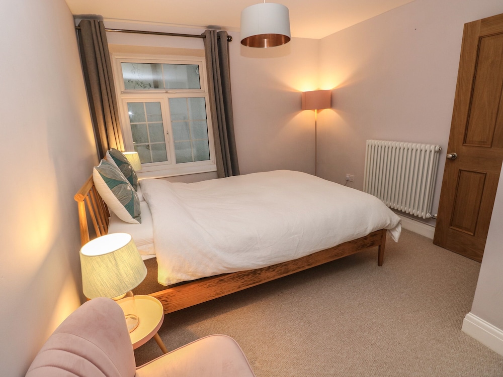 Flat 1, Belmont