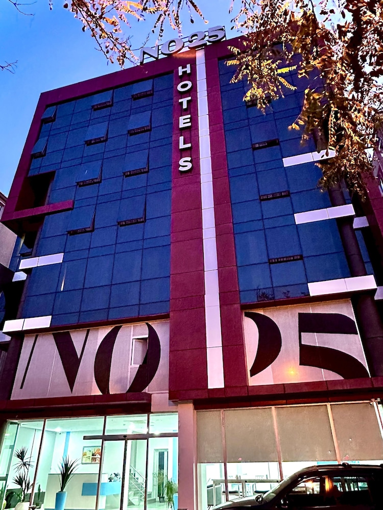 No25 Hotels