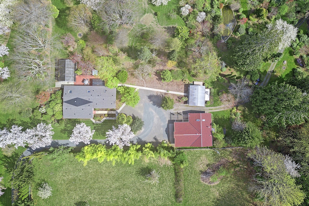 Brinnon Gardens