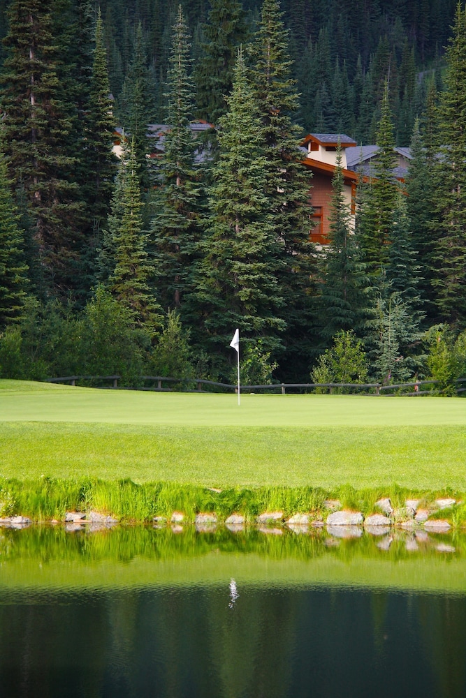 Sun Peaks Vacations - The Pinnacle Lodge - Property Image 11